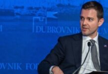 Муцунски: Постепената интеграција во ЕУ да не биде трајна чекална