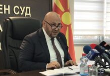 Апасиев до претседателот на Уставен: Не ти е голема биографијата туку стомакот