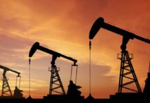 Америка и Иран продолжуваат со нападите – цените на нафтата веднаш скокнаа
