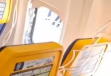 Се скрши прозорец на авион на „Рајанер“, промената на притисокот го вовлече патникот низ прозорец