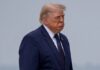 Трамп удри по Канада: Се закани со царини поради чадот од катастрофалните пожари**